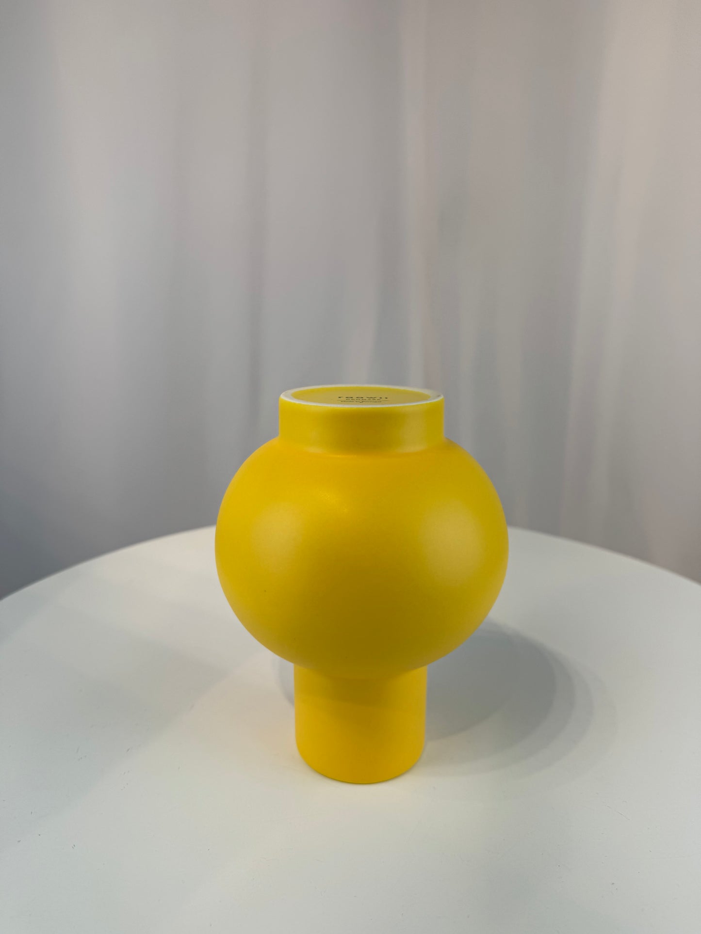 Raawii Strøm Collection Small Vase - Freesia Yellow