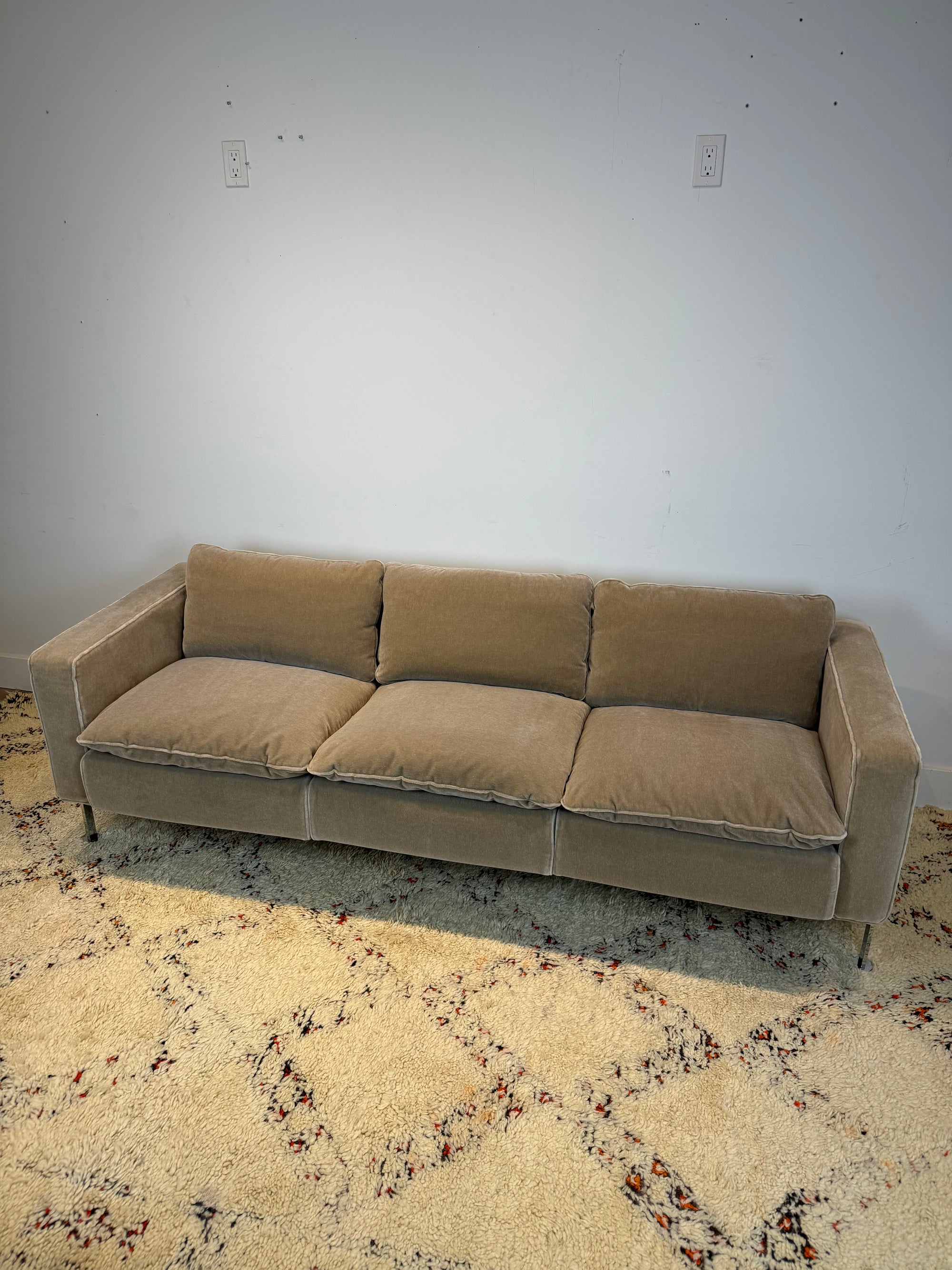 Robert Haussmann RH-302 "Lucerne" Sofa in Mohair