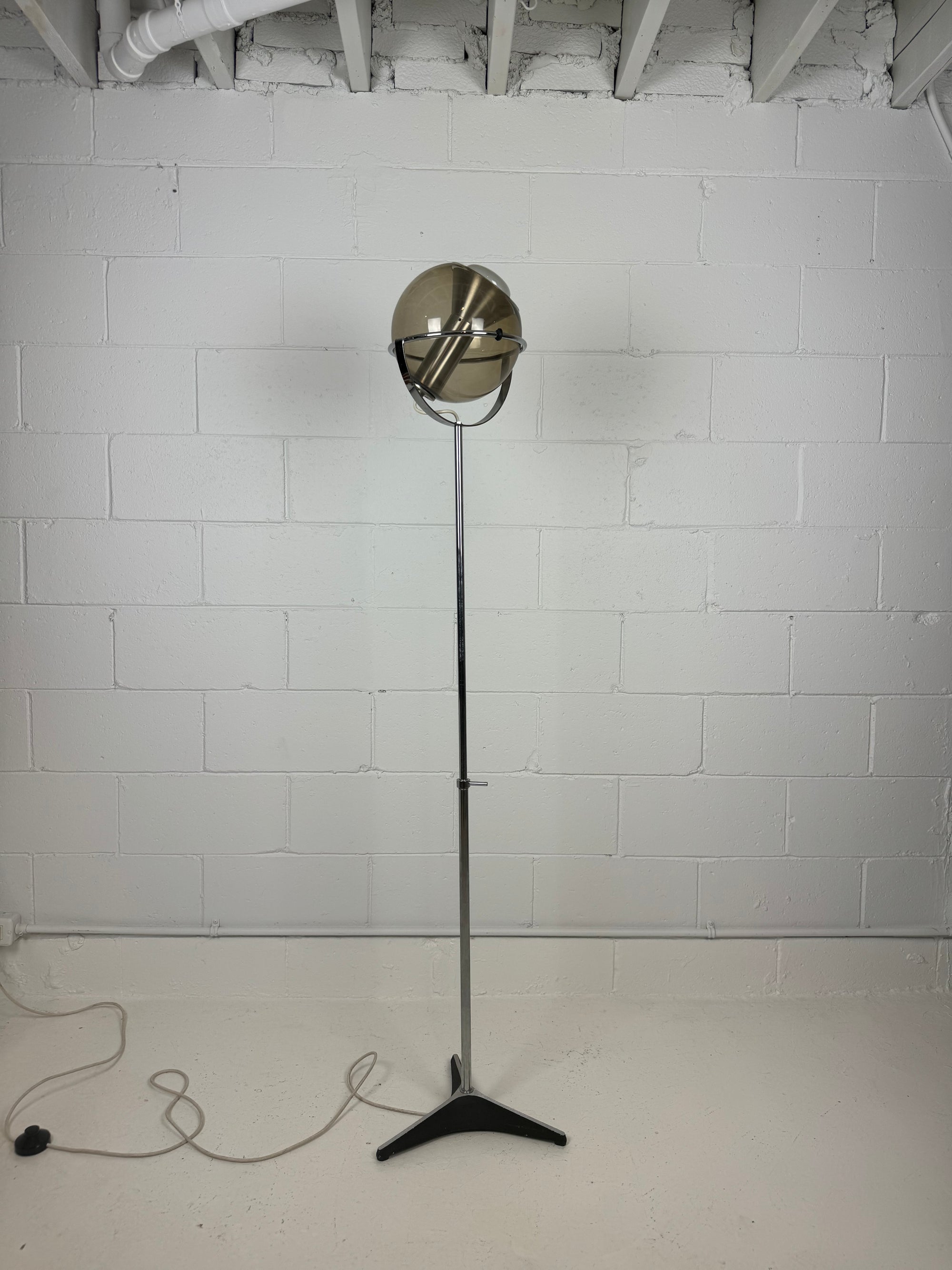 Raak Globe Floor Lamp by Frank Ligtelijn