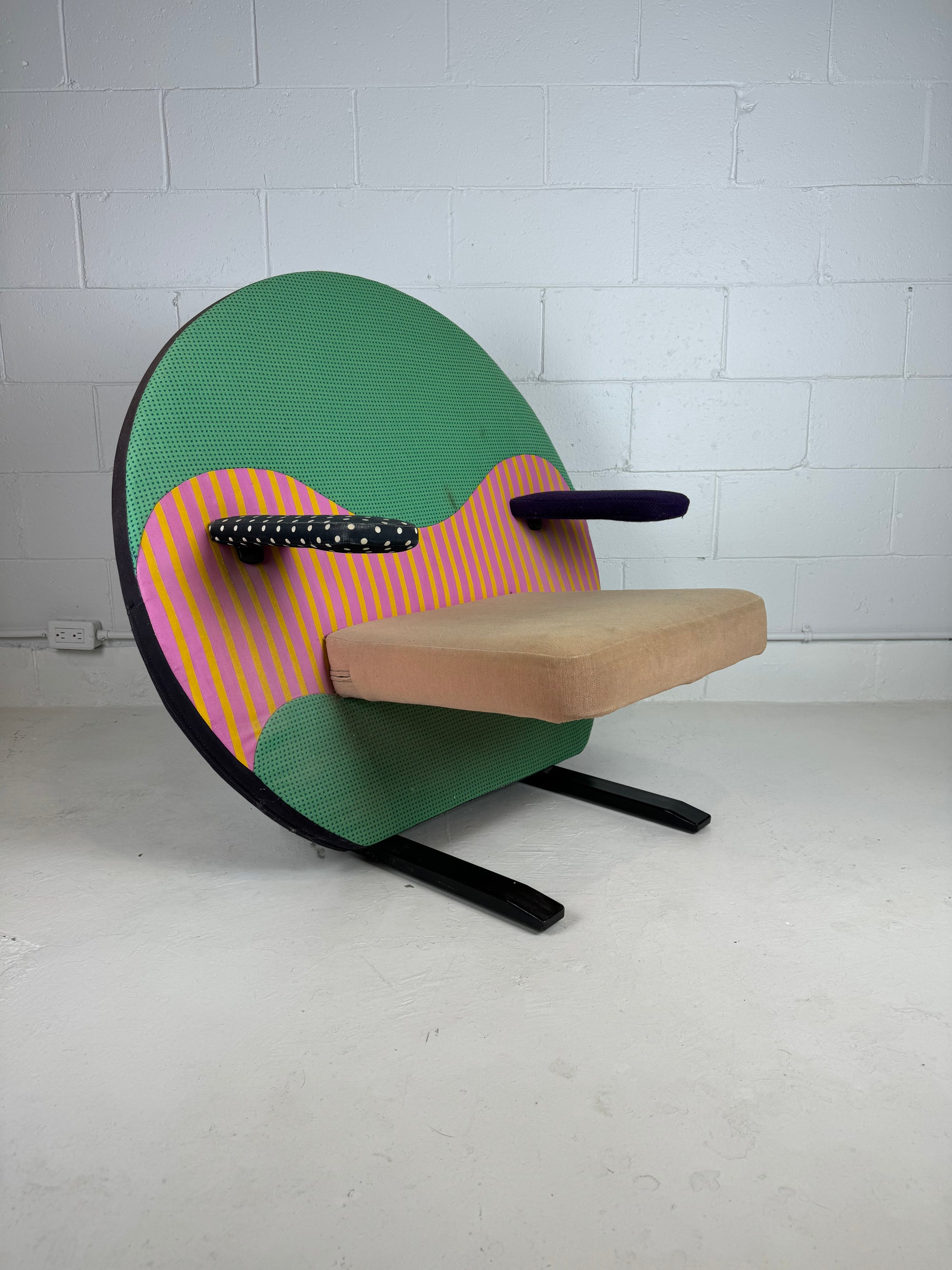 Stefan Siwinski 90's Prototype Chair Round Memphis Style 2