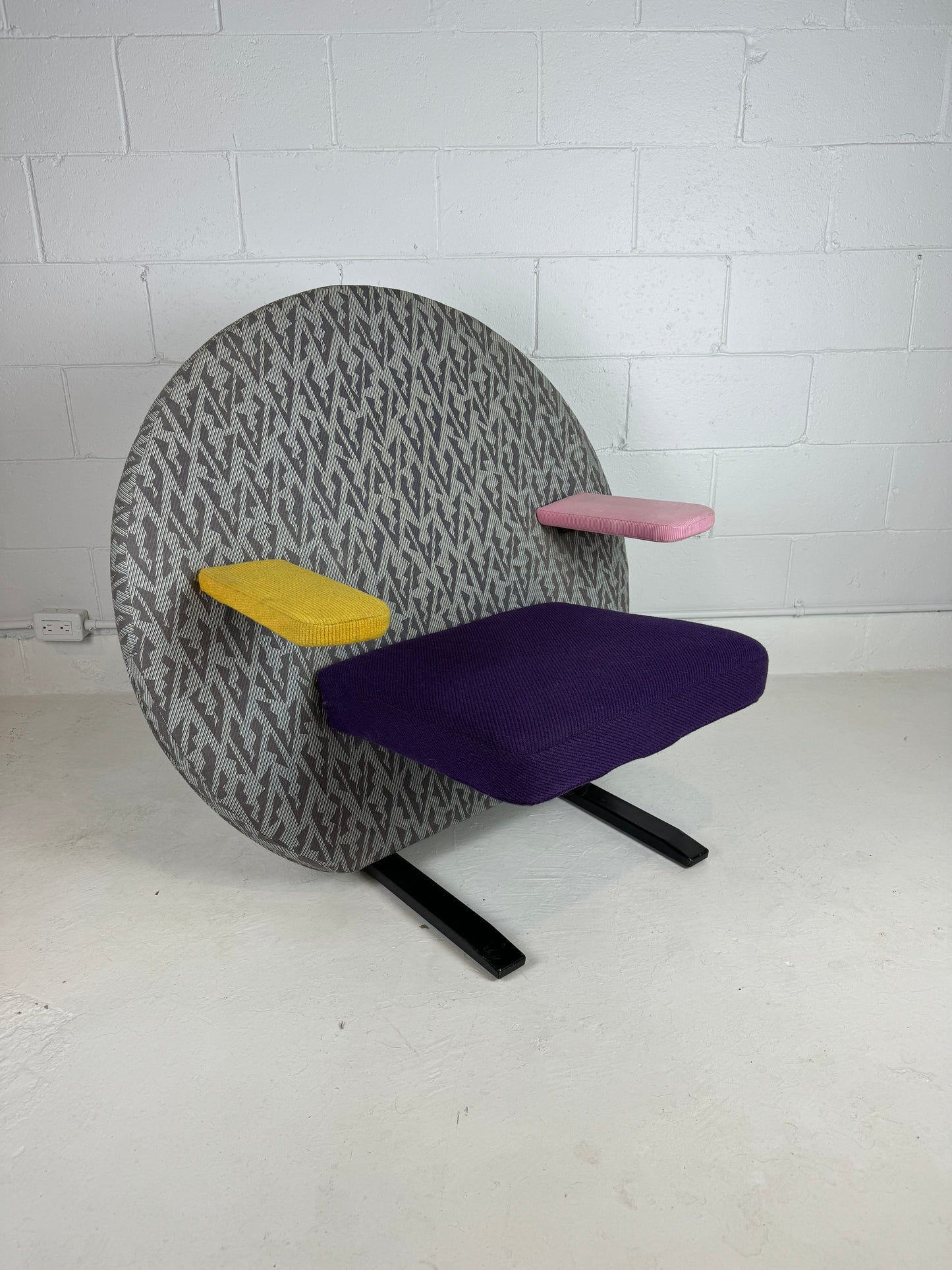 Stefan Siwinski 90's Prototype Chair Round Memphis Style