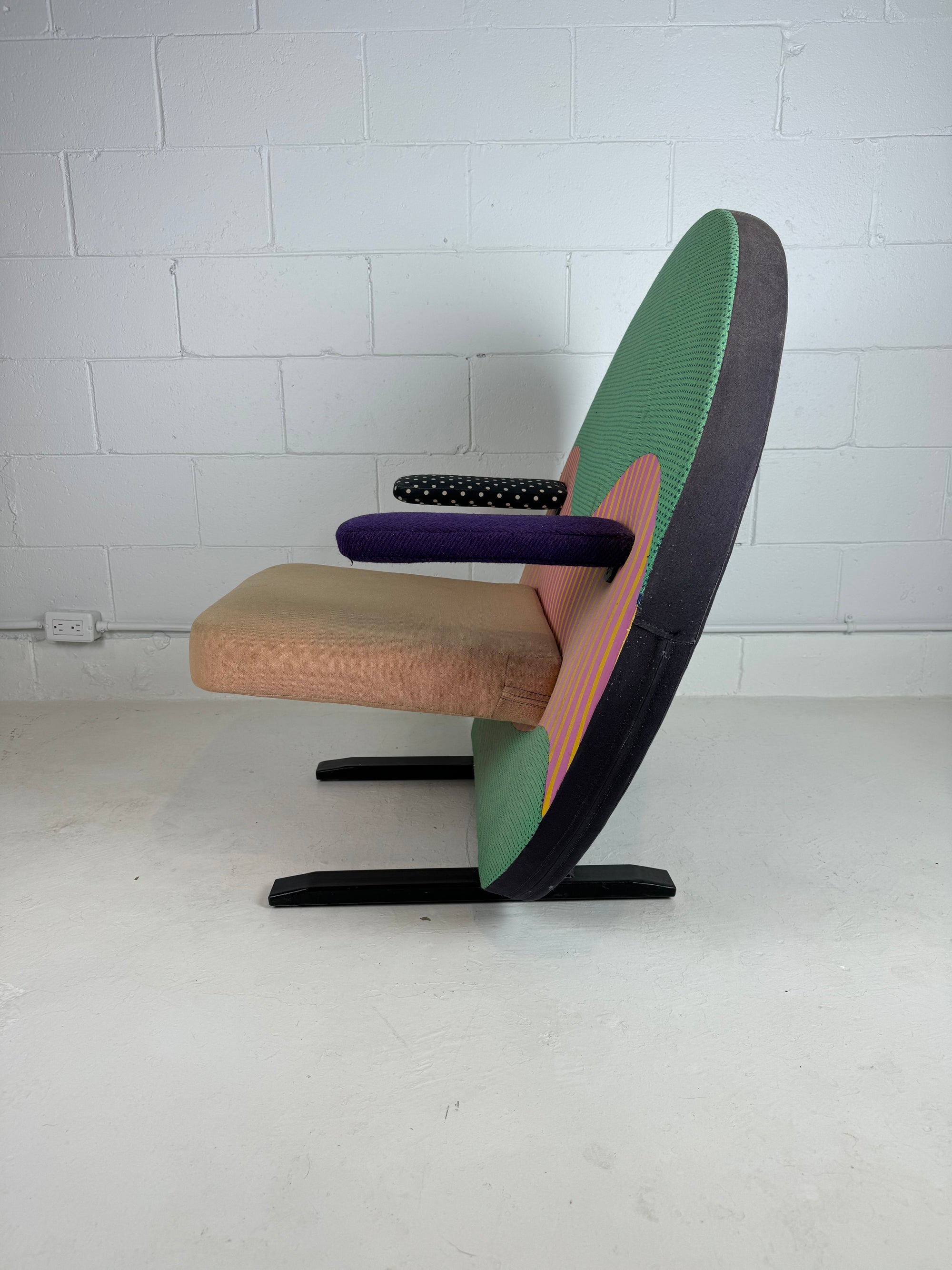 Stefan Siwinski 90's Prototype Chair Round Memphis Style 2