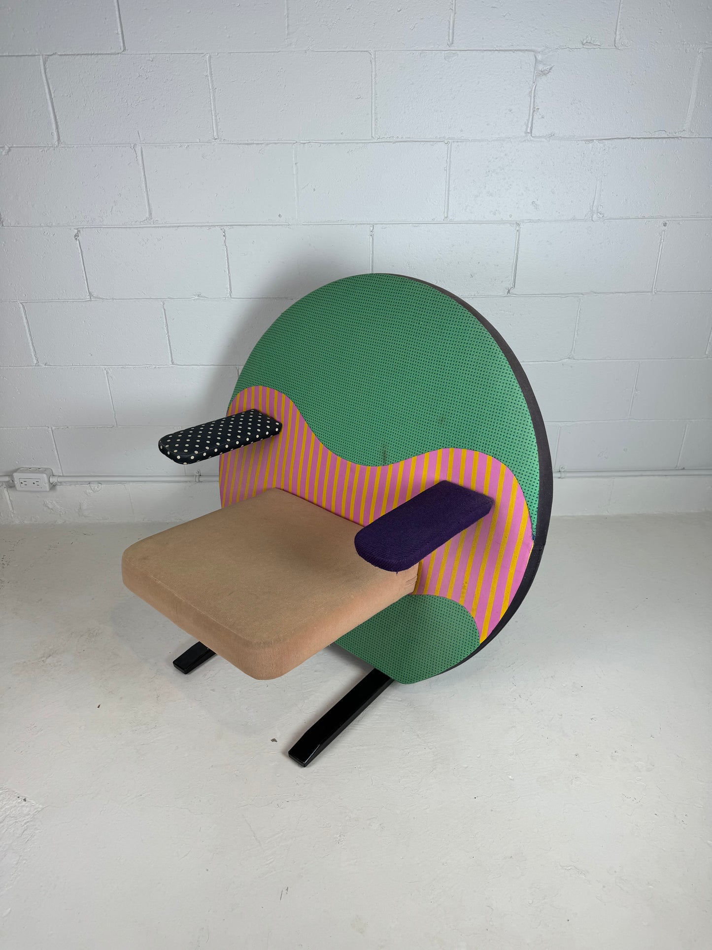 Stefan Siwinski 90's Prototype Chair Round Memphis Style 2