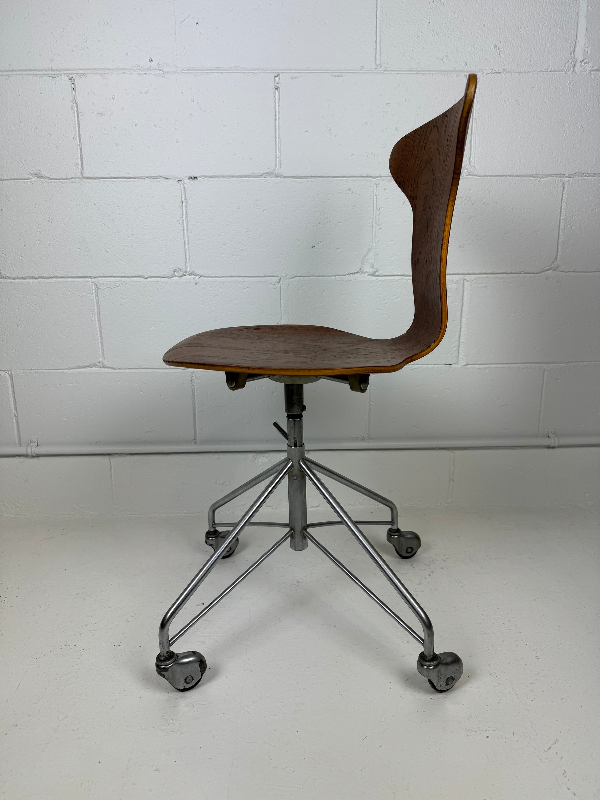 First Generation Arne Jacobsen Mosquito Task Chair for Fritz Hansen