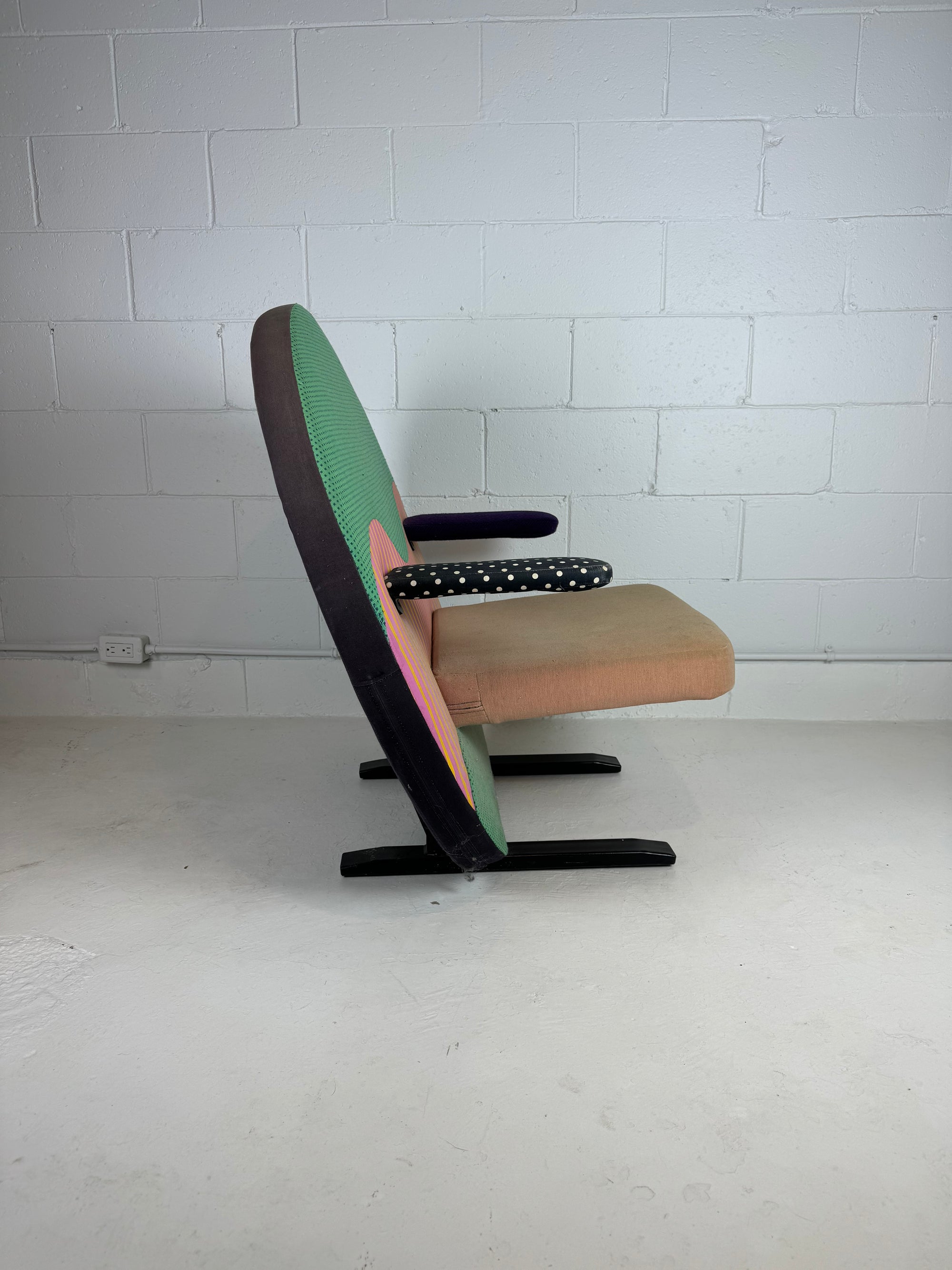 Stefan Siwinski 90's Prototype Chair Round Memphis Style 2