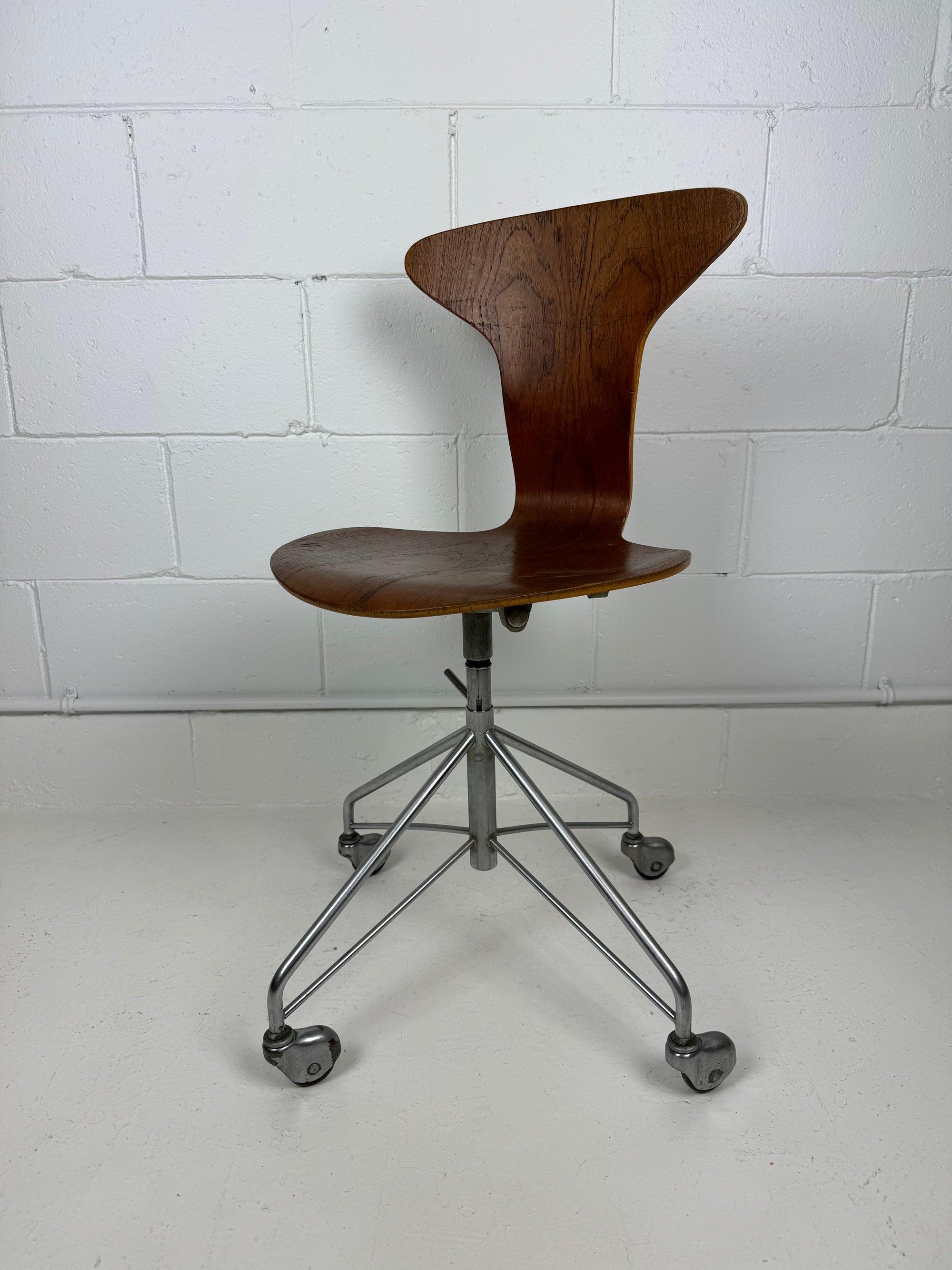 First Generation Arne Jacobsen Mosquito Task Chair for Fritz Hansen