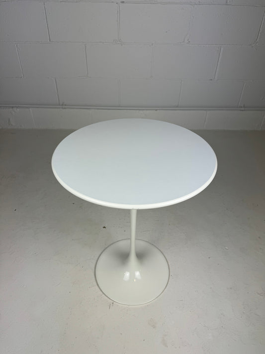 Knoll Saarinen Tulip Side Table 16"