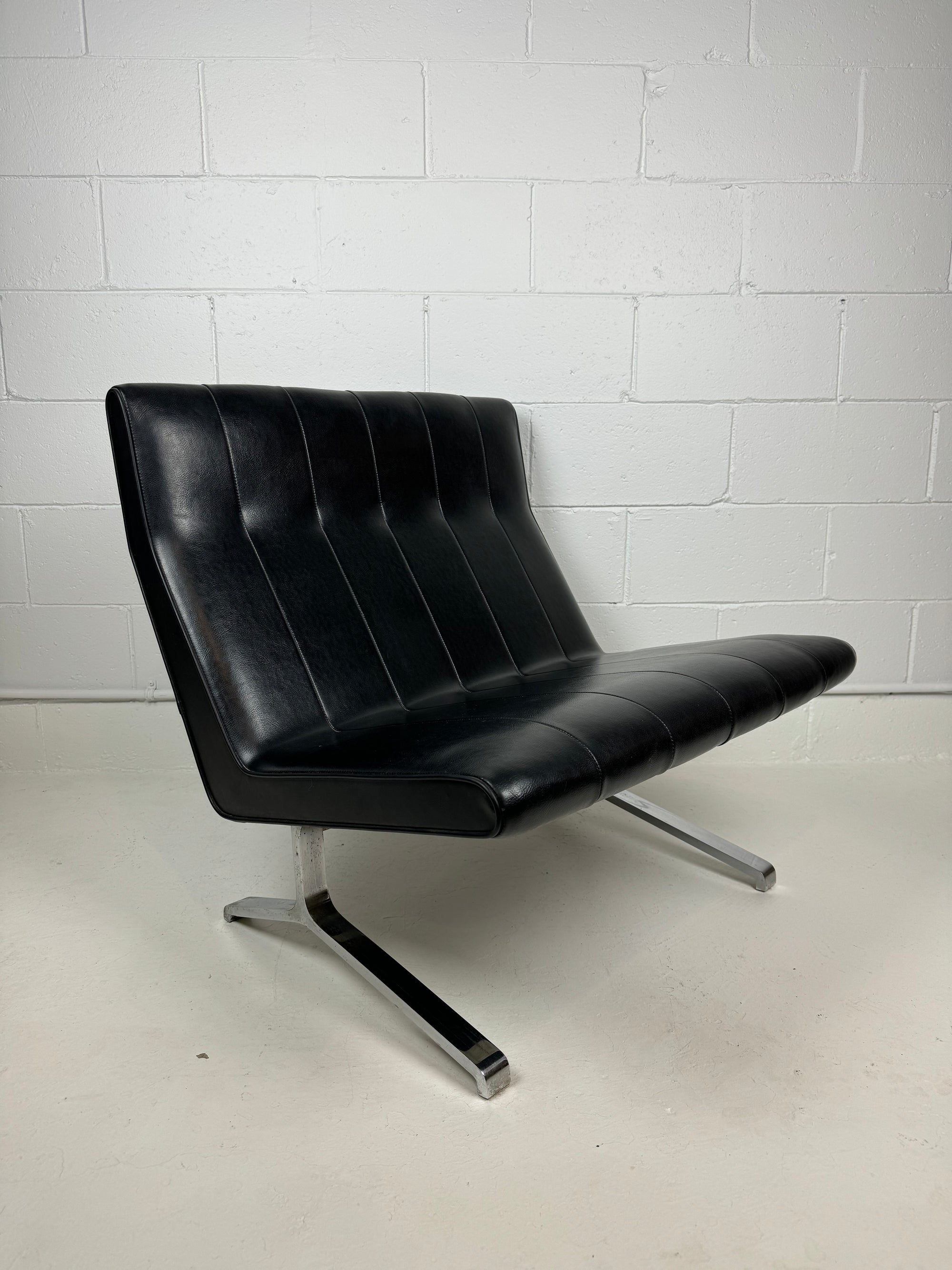 1964 Pearson International Airport Lounge Chair by Stefan Siwinski