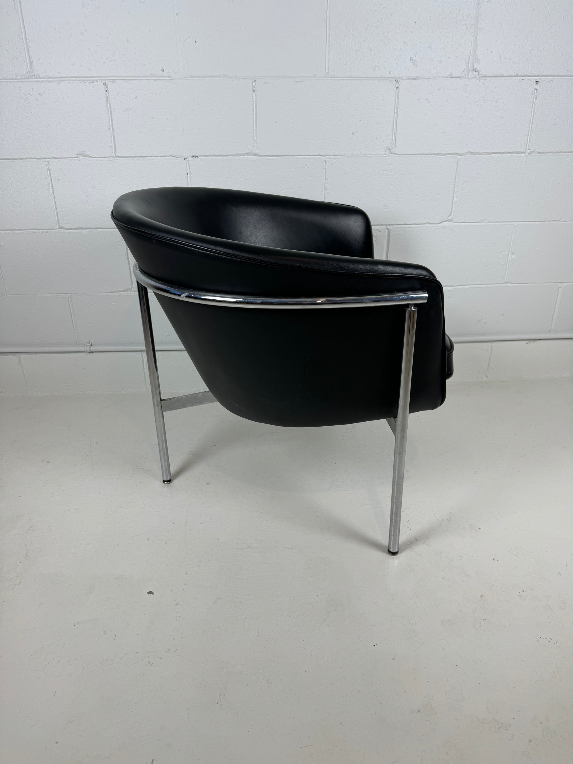 Court Noxon Tripod Tub Chair for Metalsmiths