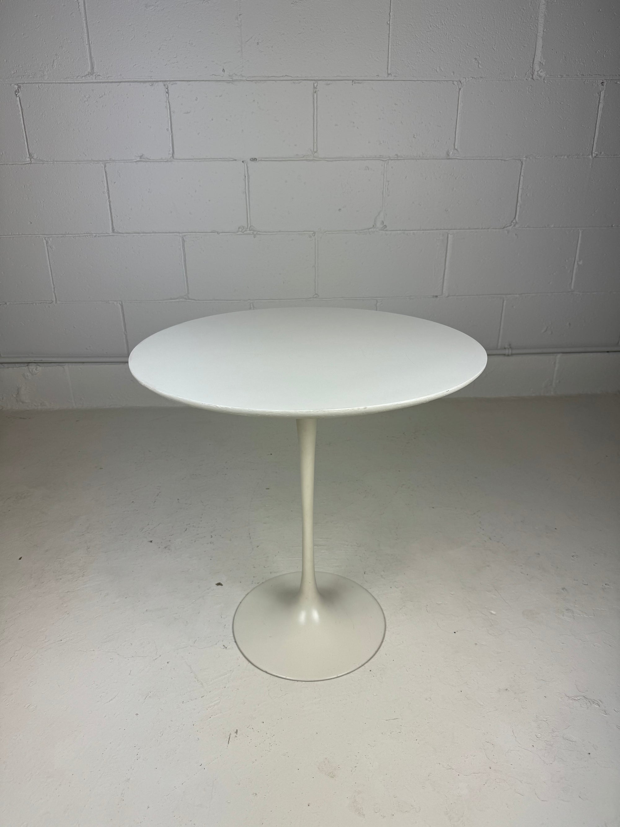 Knoll Saarinen Tulip Side Table 20" Vintage