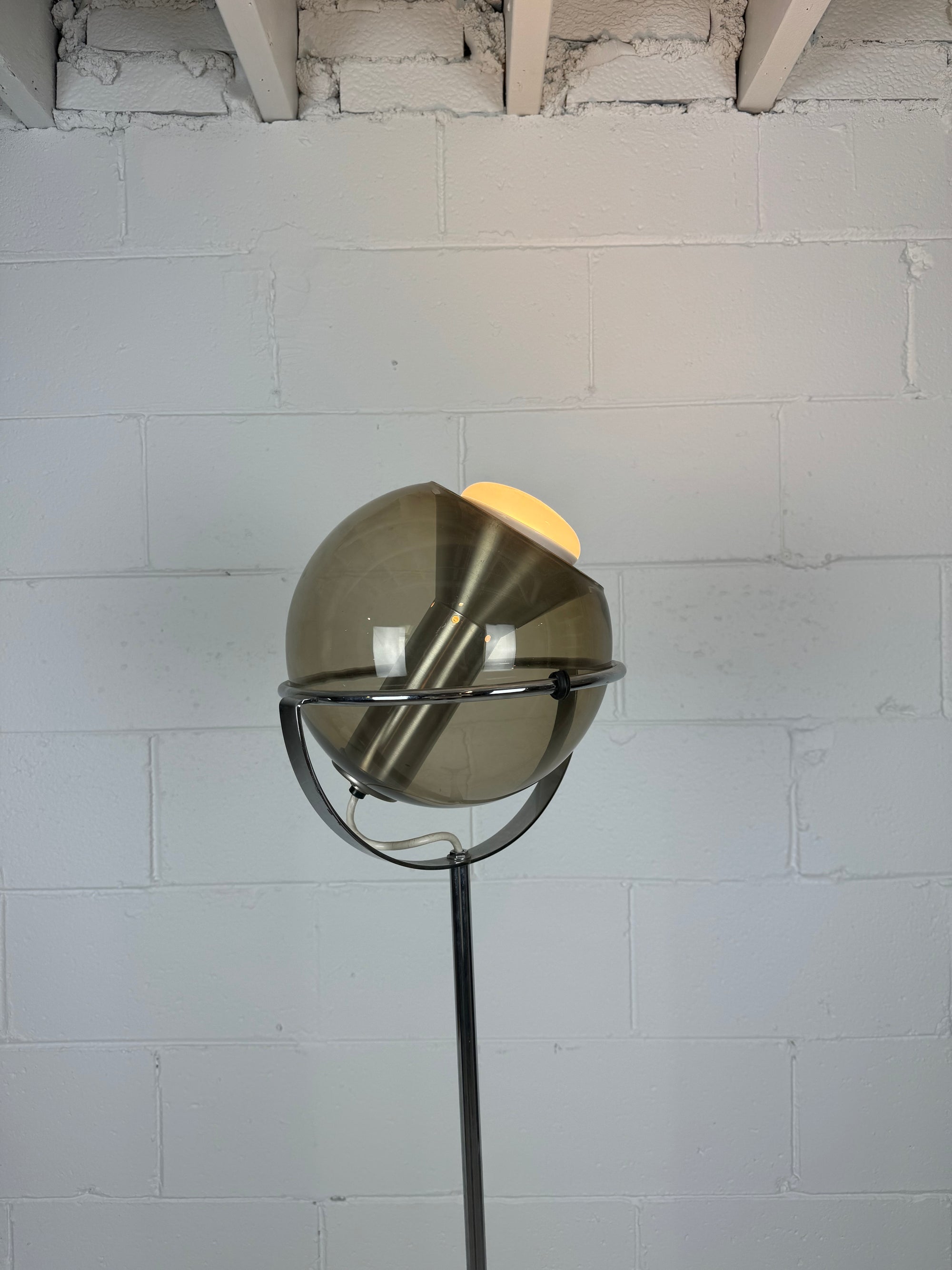 Raak Globe Floor Lamp by Frank Ligtelijn