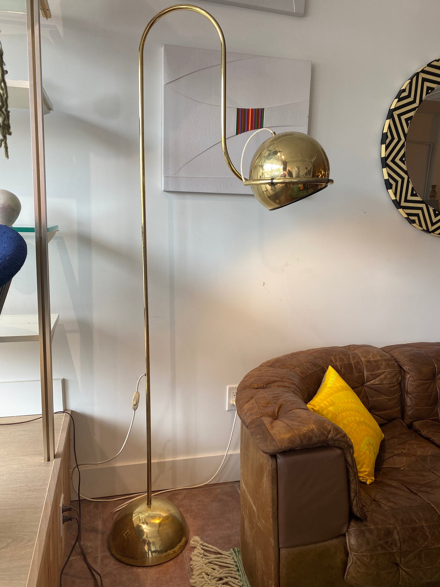 Curva floor lamp deals