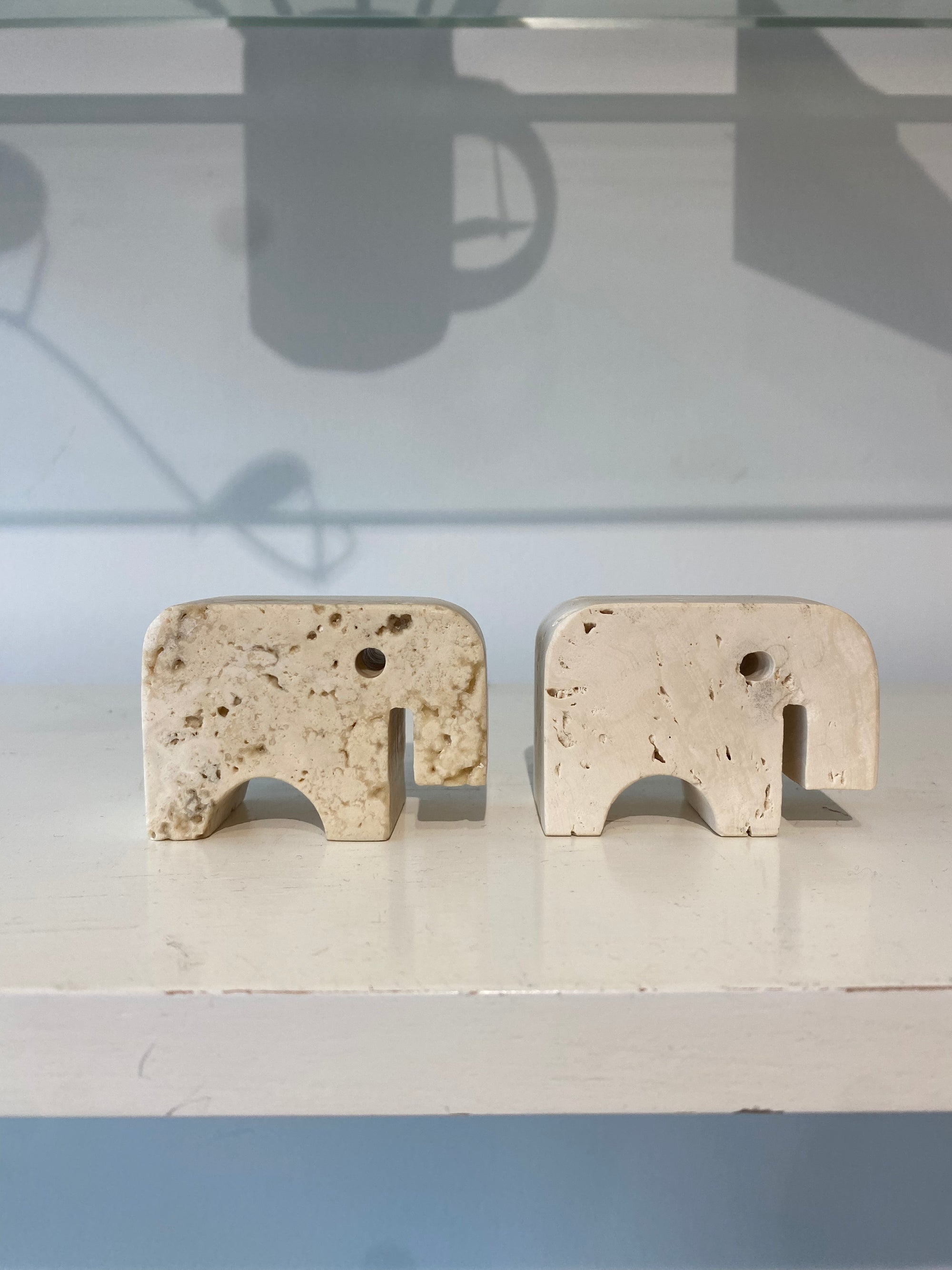 Fratelli Mannelli Travertine Small Elephant Pair