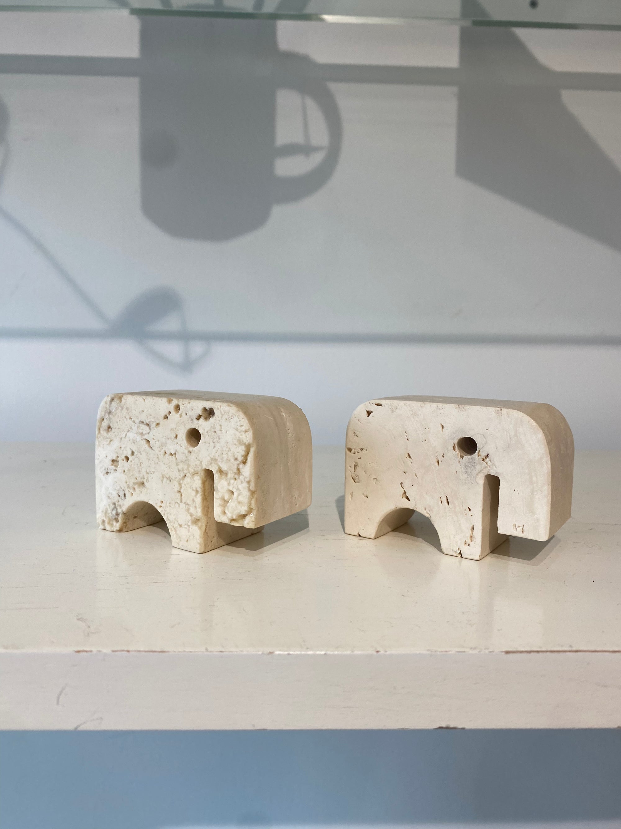 Fratelli Mannelli Travertine Small Elephant Pair