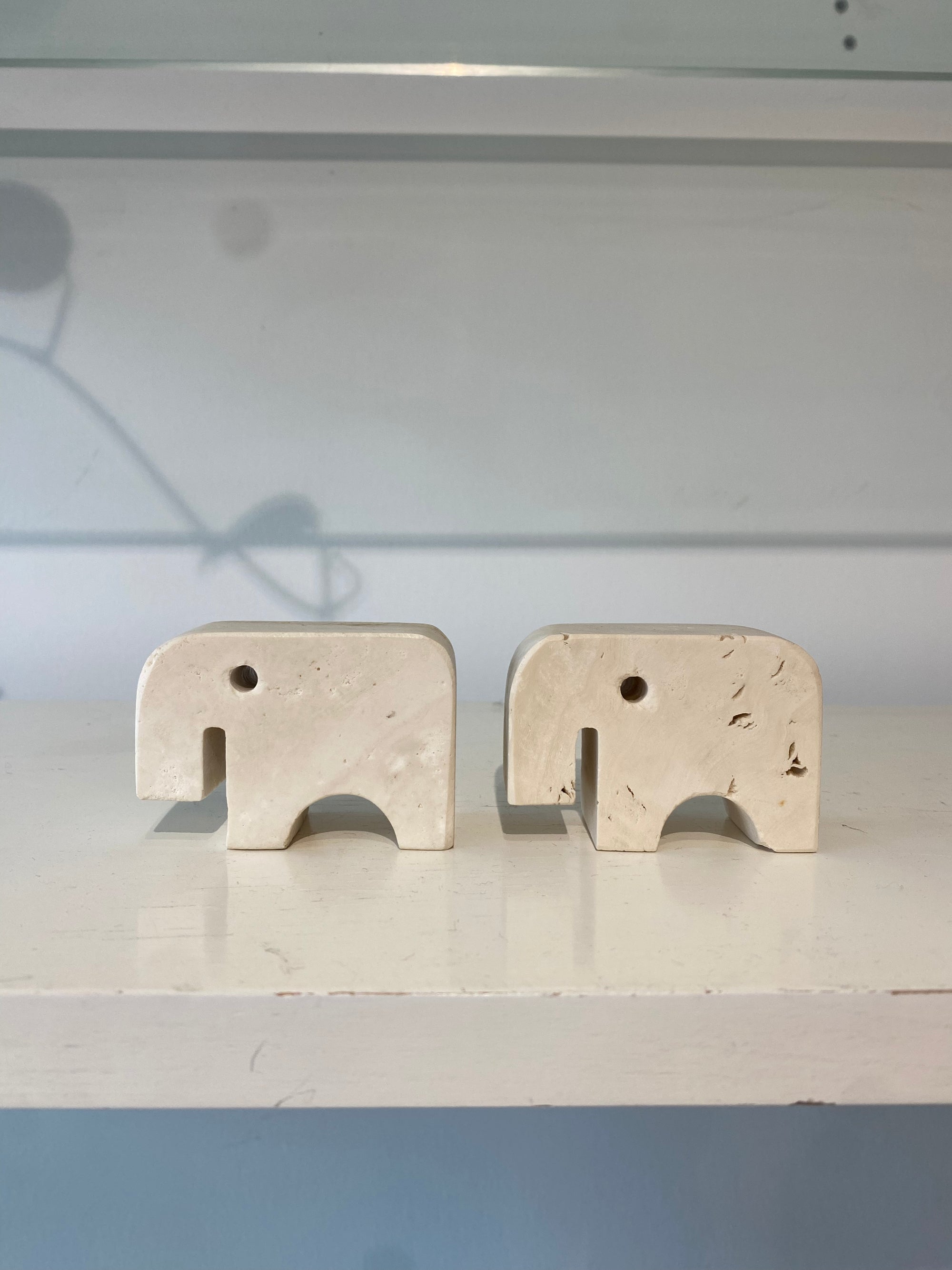 Fratelli Mannelli Travertine Small Elephant Pair