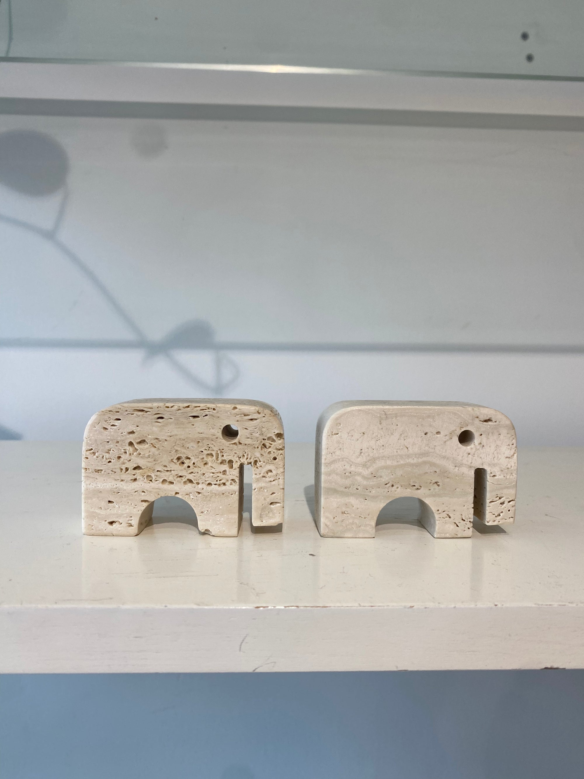 Fratelli Mannelli Travertine Small Elephant Pair