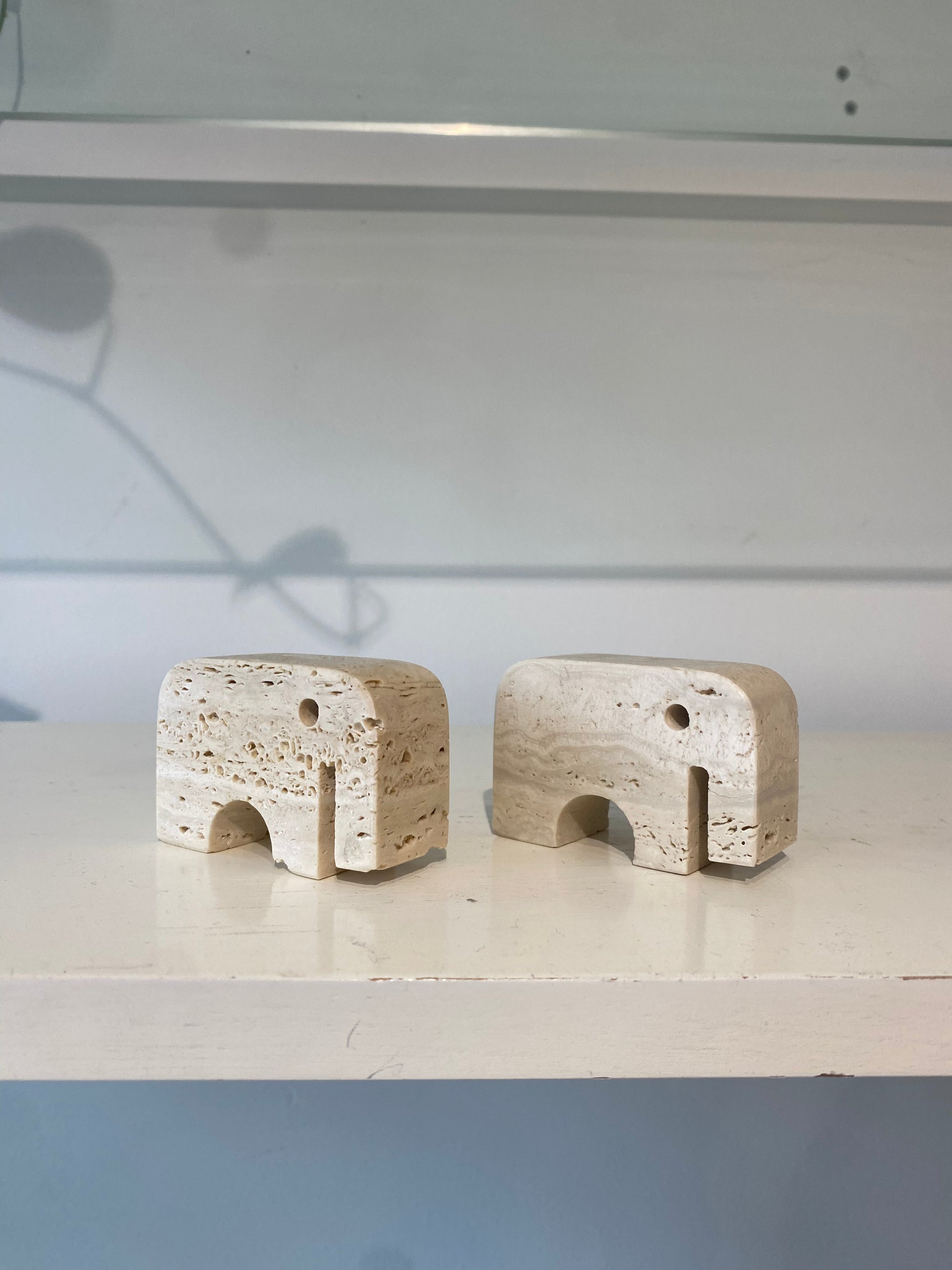 Fratelli Mannelli Travertine Small Elephant Pair