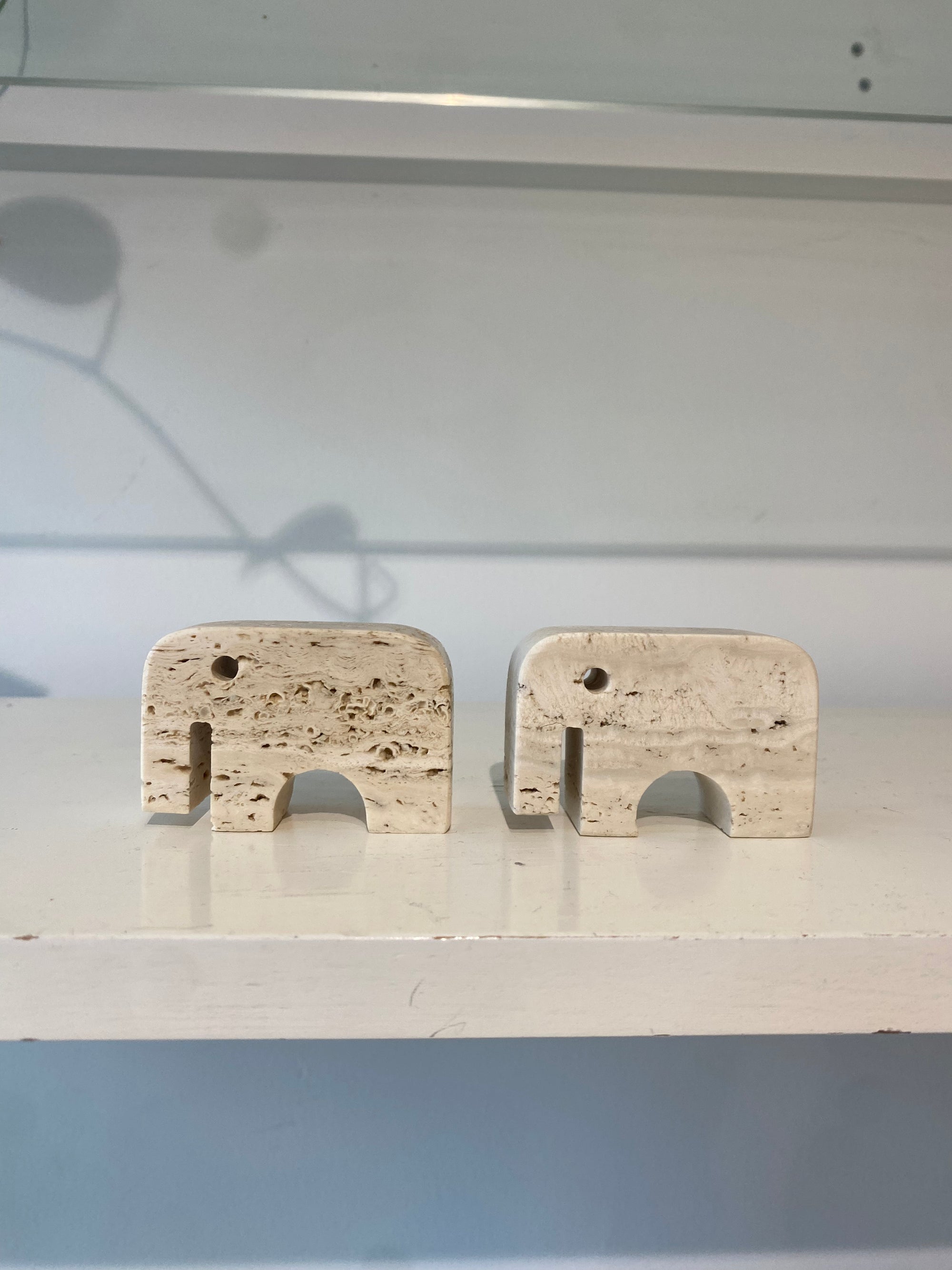 Fratelli Mannelli Travertine Small Elephant Pair