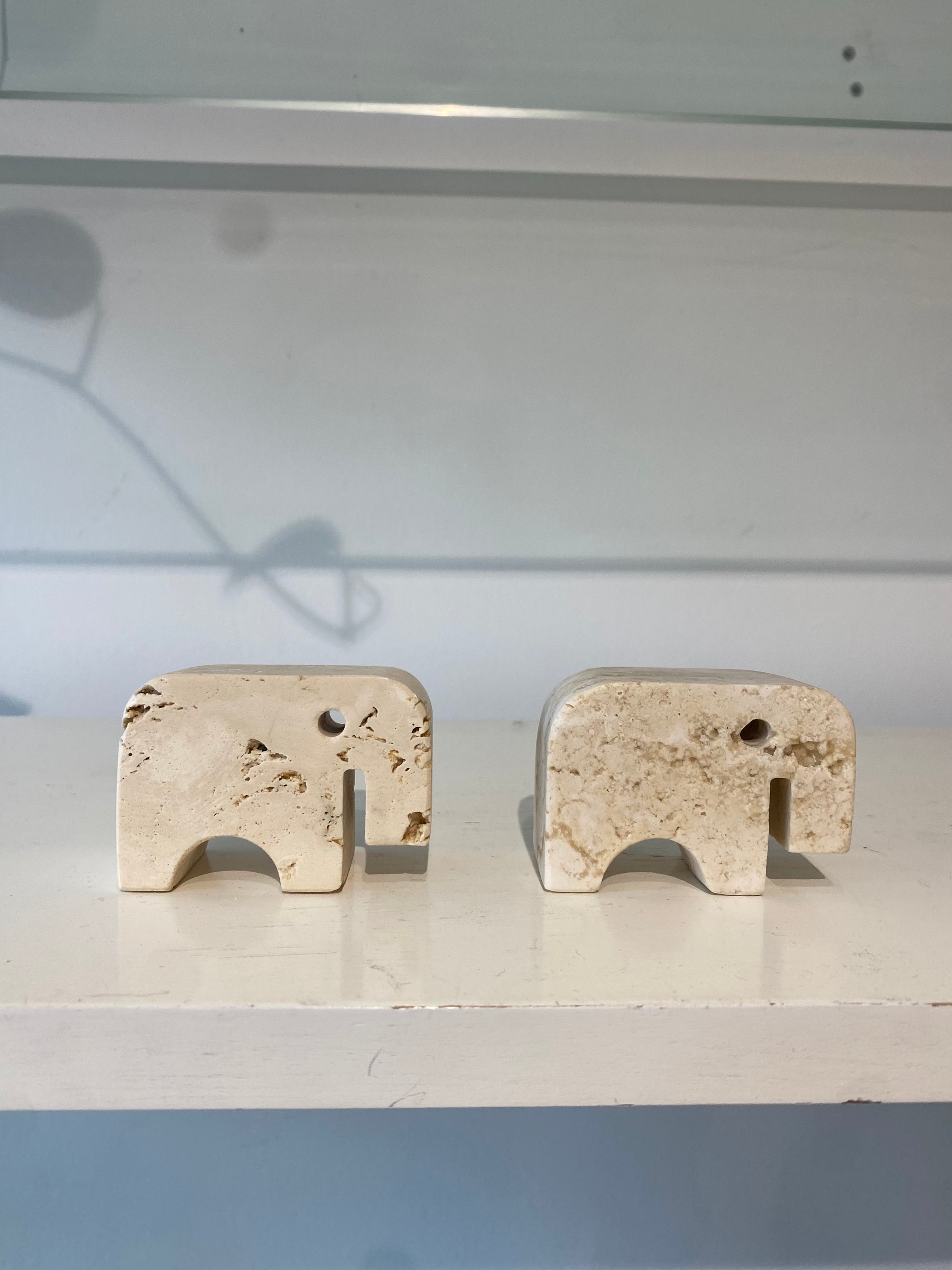 Fratelli Mannelli Travertine Small Elephant Pair