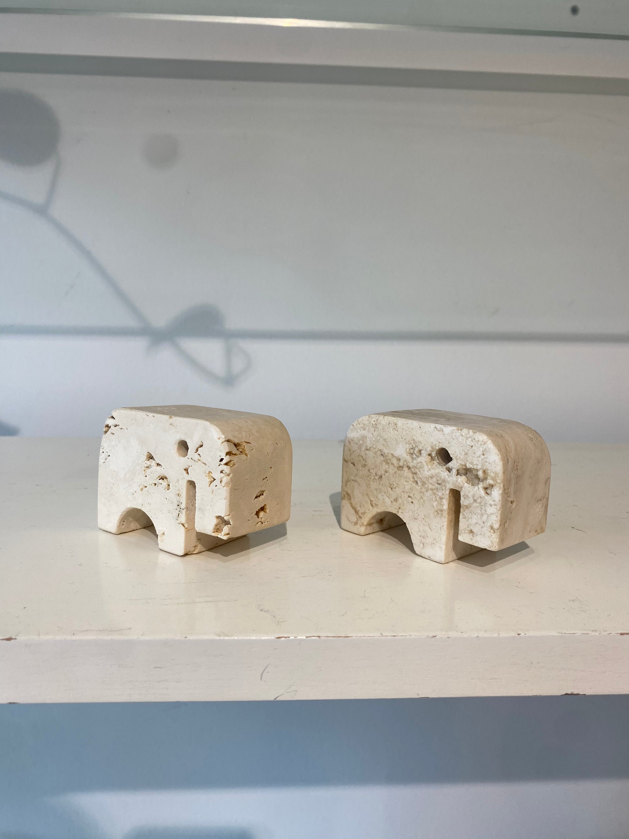 Fratelli Mannelli Travertine Small Elephant Pair