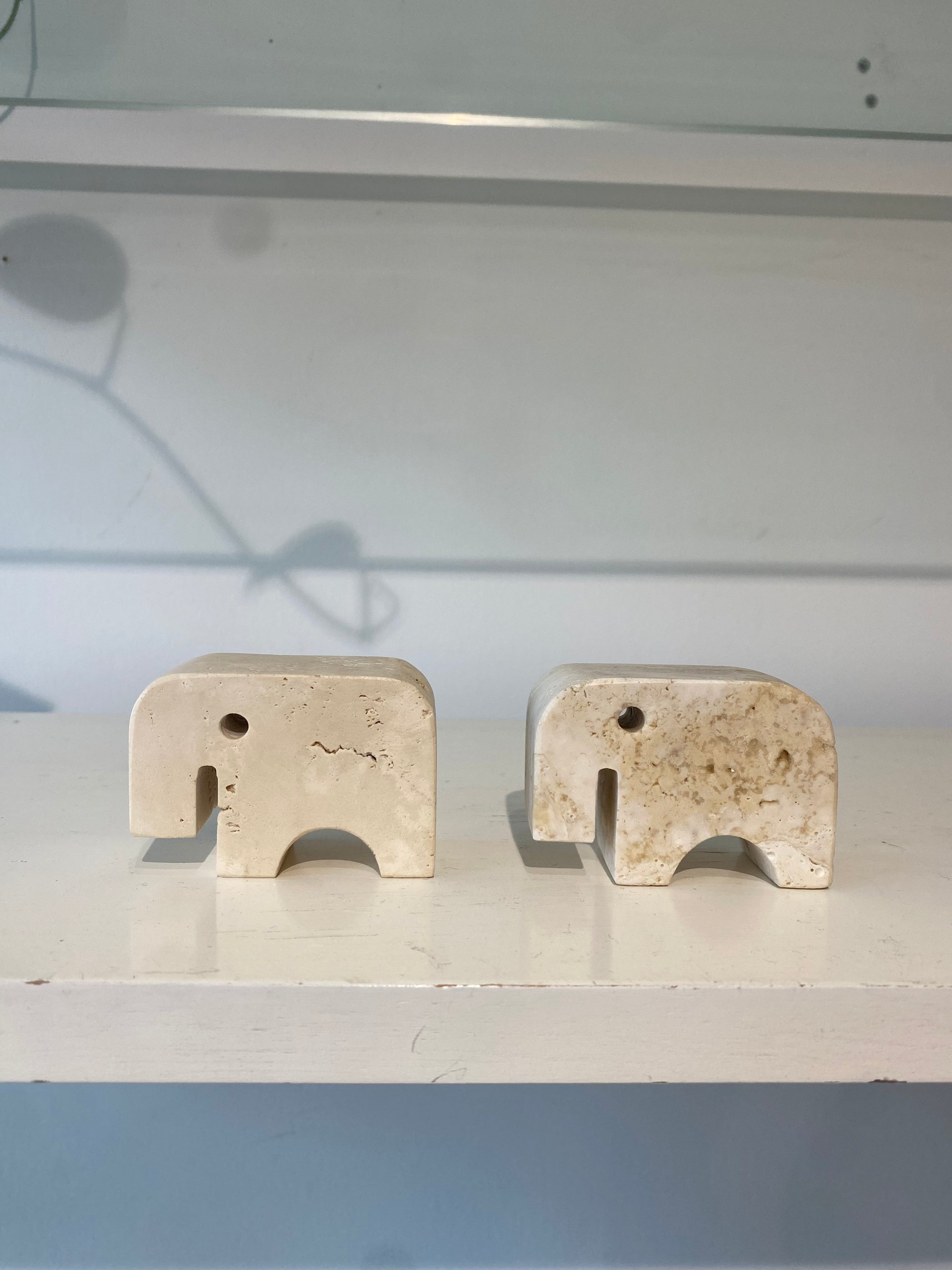 Fratelli Mannelli Travertine Small Elephant Pair