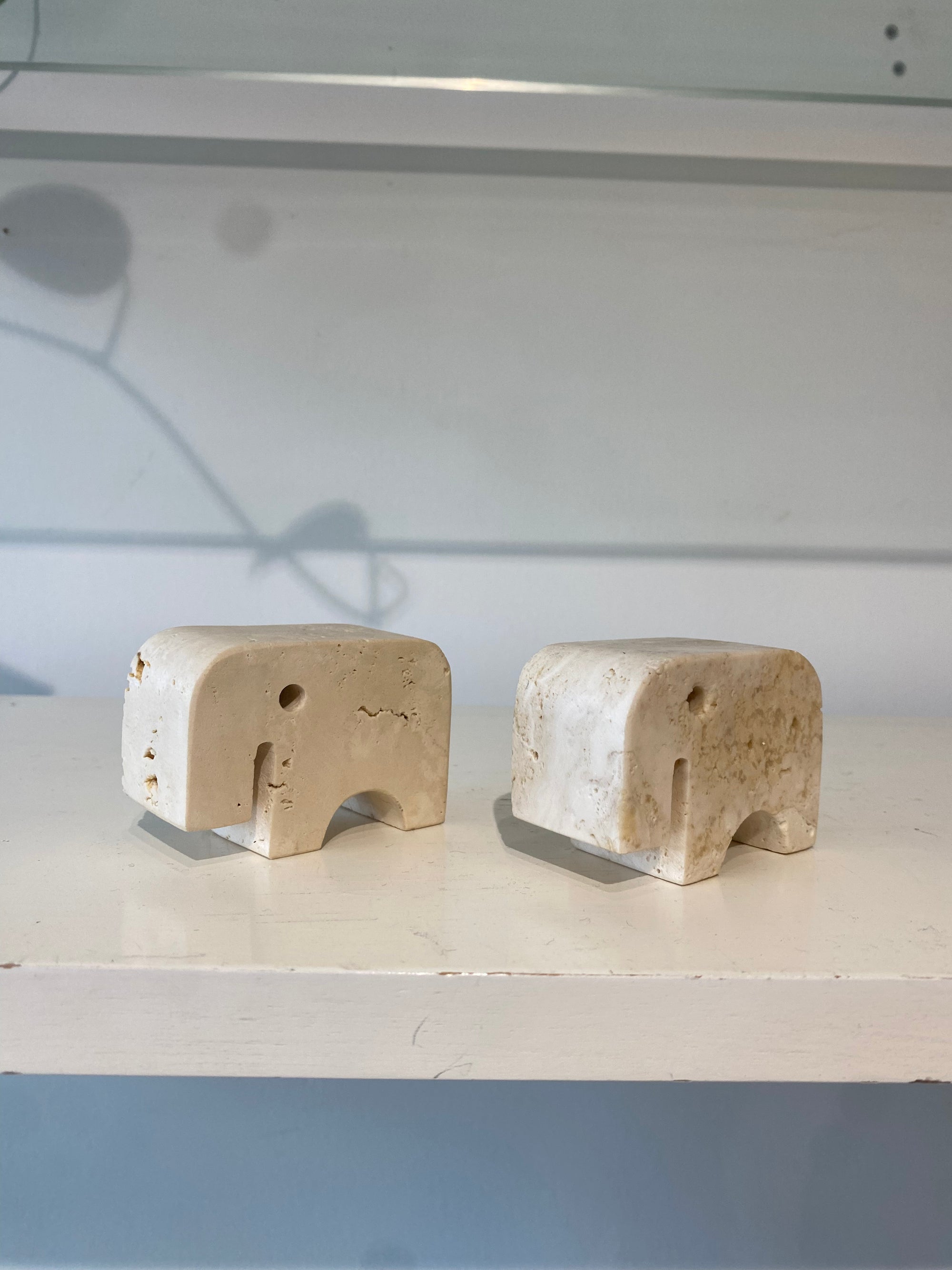 Fratelli Mannelli Travertine Small Elephant Pair