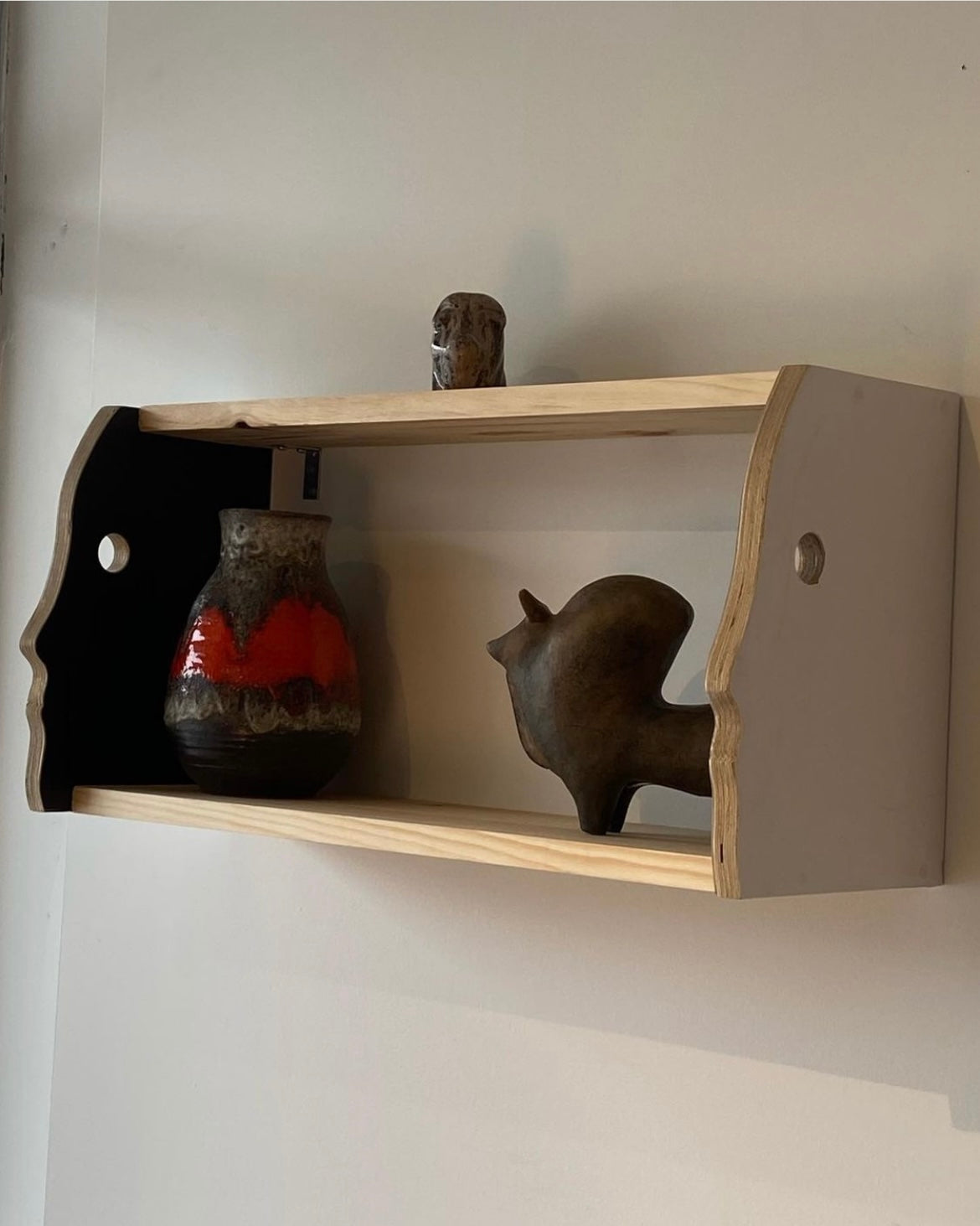 Paul Georgio Profile Shelf